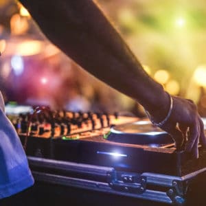 סדנת DJ חווייתית מבית Eskimo סדנת DJ חווייתית מבית Eskimo