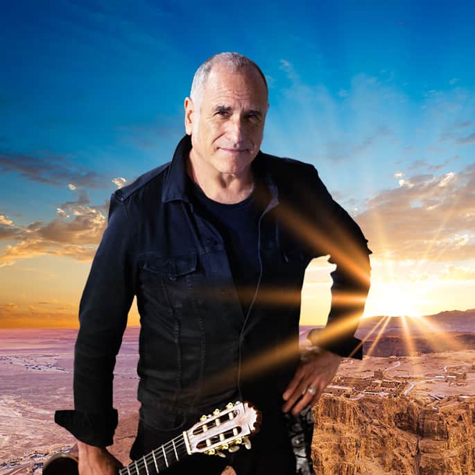 דויד ברוזה במופע זריחה במצדה בטו באב